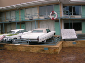 lorraine motel w cars