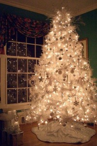 White-Christmas-Tree-Lights-04