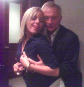 1aeb25dec670f57f96cc5b18da680f95