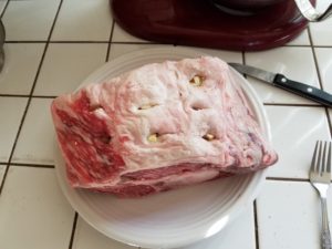 roast-with-garlic-studs